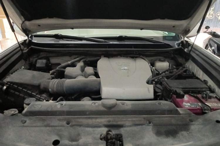 Used Toyota Prado 2018 3.5L Automatic TX-L Engine Bay