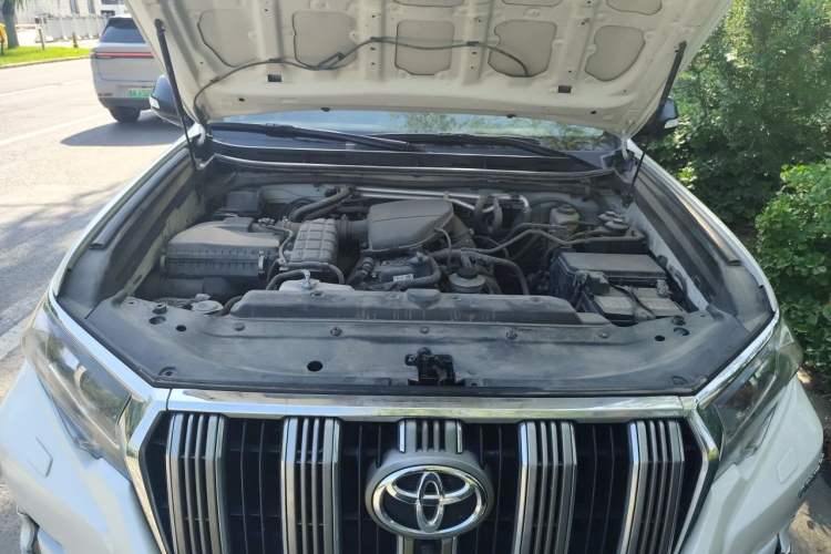 Used Toyota Prado 2018 2.7L Parallel Import Engine Bay