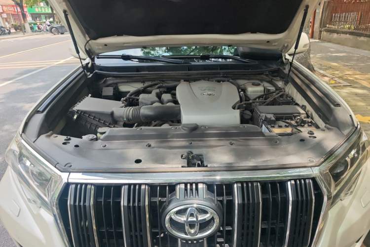 Used Toyota Prado 2018 3.5L Automatic TX Engine Bay