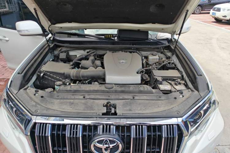 Used Toyota Prado 2018 3.5L Automatic TX-L Engine Bay