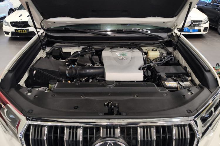 Used Toyota Prado 2018 3.5L Automatic TX-L with Rear-Mounted Spare Tire Engine Bay