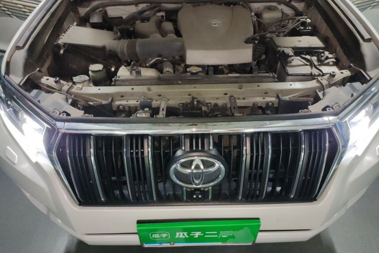 Used Toyota Prado 2018 3.5L Automatic TX-L with Rear-Mounted Spare Tire Engine Bay