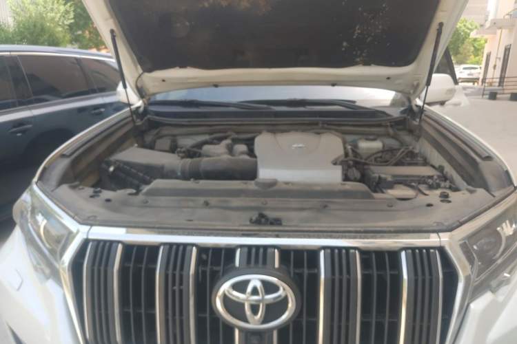 Used Toyota Prado 2018 3.5L Automatic TX-L Engine Bay