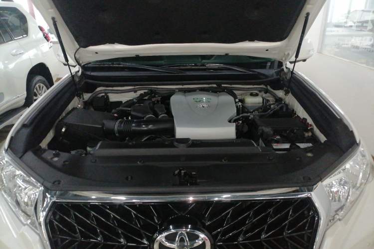 Used Toyota Prado 2018 3.5L Automatic TX Engine Bay