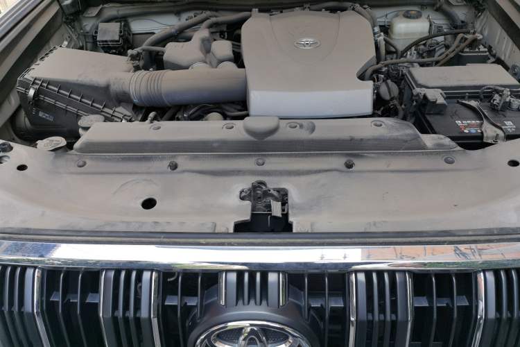 Used Toyota Prado 2018 3.5L Automatic TX-L with Rear-Mounted Spare Tire Engine Bay