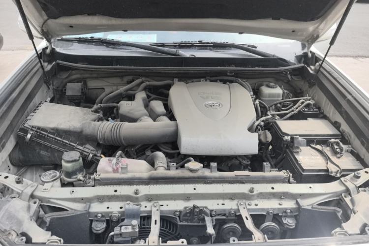 Used Toyota Prado 2018 3.5L Automatic TX-L NAVI with Rear-Mounted Spare Tire Engine Bay