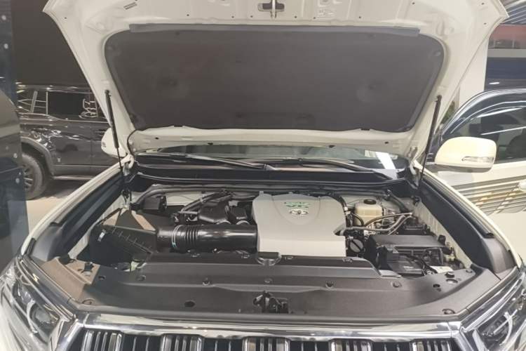 Used Toyota Prado 2018 3.5L Automatic TX-L Engine Bay