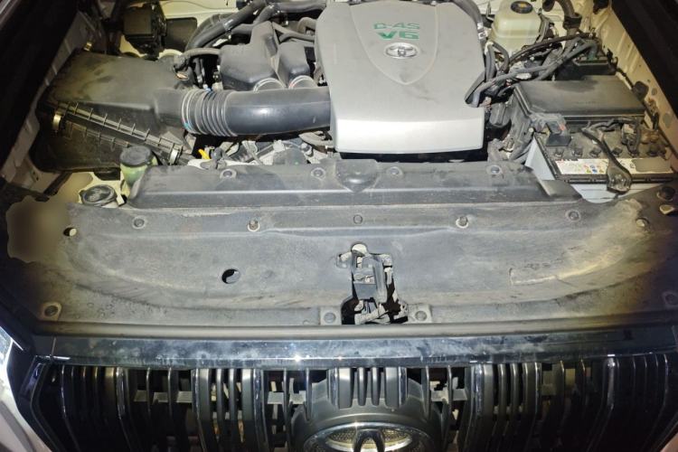 Used Toyota Prado 2018 3.5L Automatic TX-L with Rear-Mounted Spare Tire Engine Bay