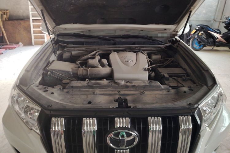 Used Toyota Prado 2018 3.5L Automatic SX Engine Bay