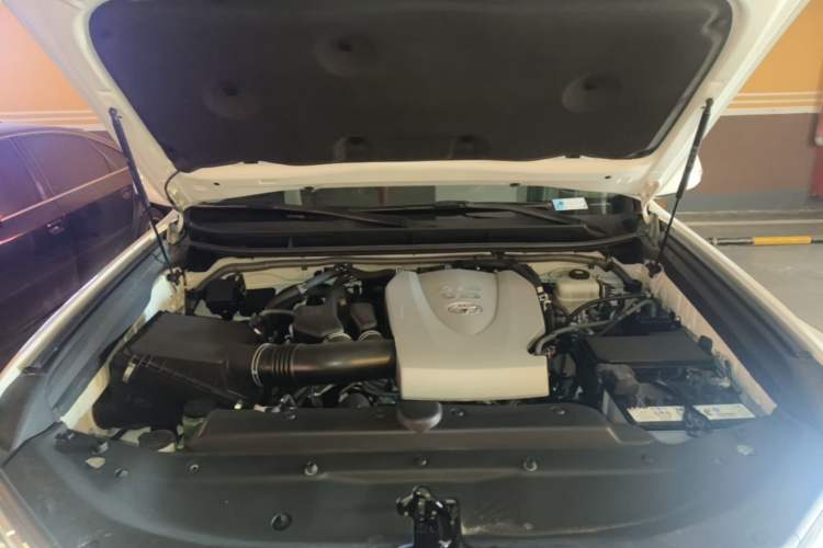Used Toyota Prado 2018 3.5L Automatic TX-L NAVI with Rear-Mounted Spare Tire Engine Bay