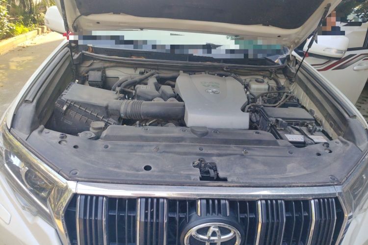 Used Toyota Prado 2018 3.5L Automatic TX-L NAVI with Rear-Mounted Spare Tire Engine Bay