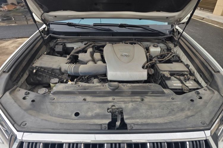 Used Toyota Prado 2018 3.5L Automatic TX-L with Rear-Mounted Spare Tire Engine Bay