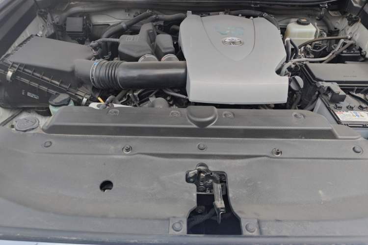 Used Toyota Prado 2018 3.5L Automatic TX-L with Rear-Mounted Spare Tire Engine Bay
