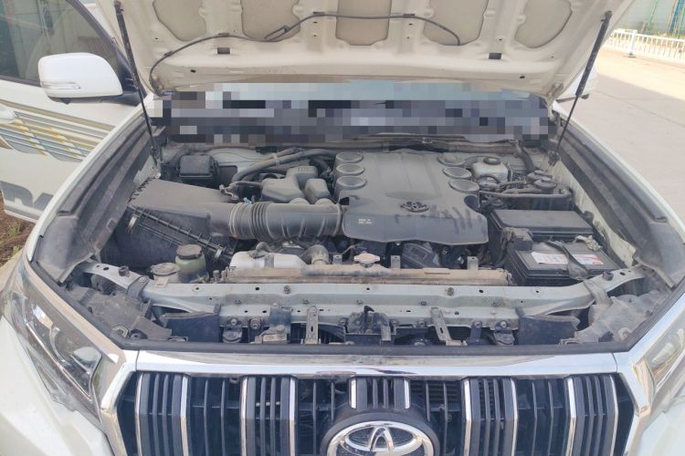 Used Toyota Prado  Engine Bay