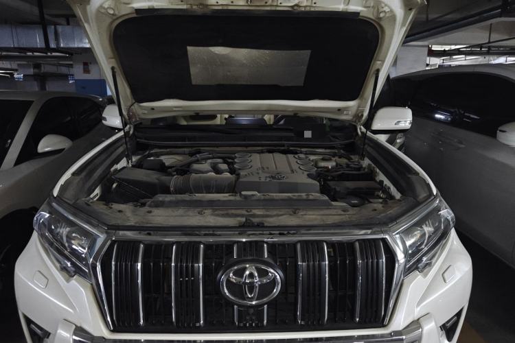 Used Toyota Prado  Engine Bay