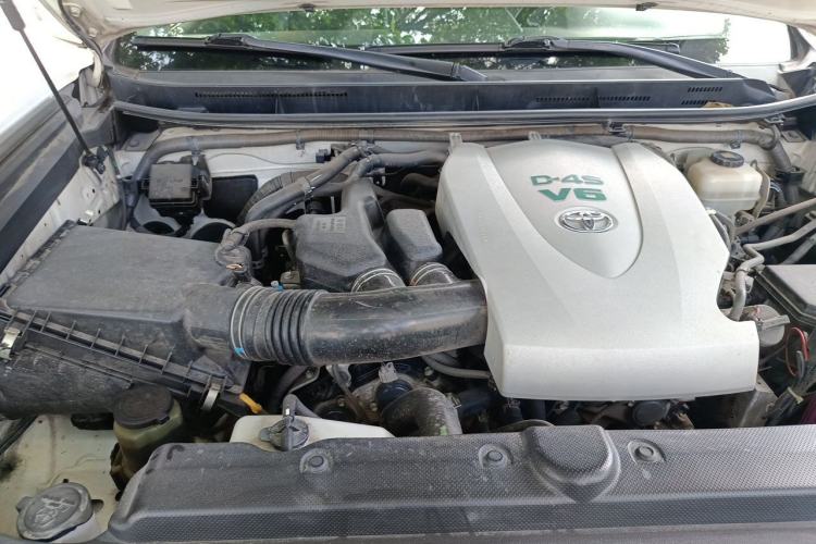 Used Toyota Prado 2018 3.5L Automatic TX-L NAVI with Rear-Mounted Spare Tire Engine Bay