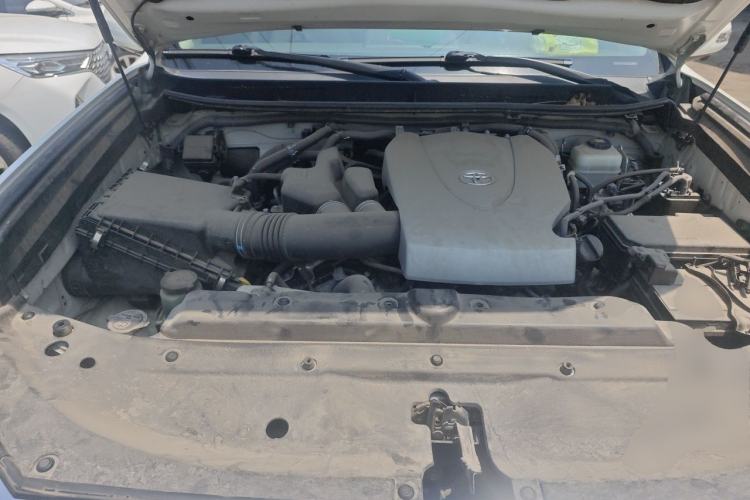 Used Toyota Prado 2018 3.5L Automatic TX-L Engine Bay