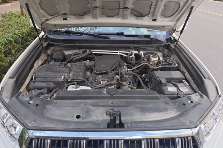 Used Toyota Prado 2018 2.7L TXL Nine-Cylinder External Fuel Tank Large Fuel Capacity – Middle East Engine Bay