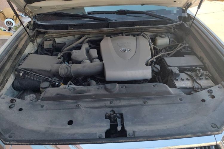 Used Toyota Prado 2018 3.5L Automatic TX-L NAVI with Rear-Mounted Spare Tire Engine Bay