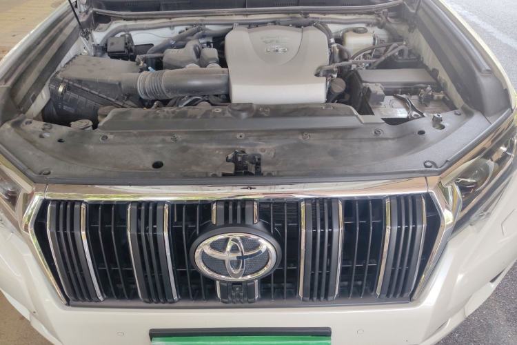 Used Toyota Prado 2018 3.5L Automatic TX-L with Rear-Mounted Spare Tire Engine Bay
