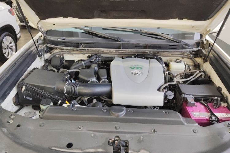 Used Toyota Prado 2018 3.5L Automatic TX-L with Rear-Mounted Spare Tire Engine Bay