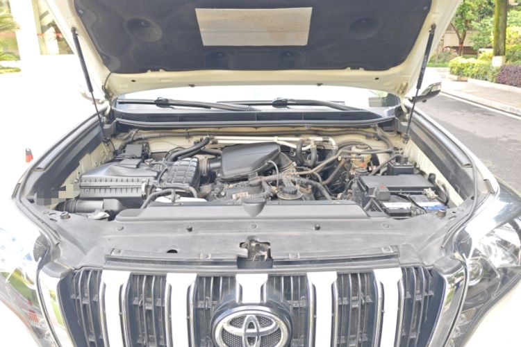 Used Toyota Prado  Engine Bay