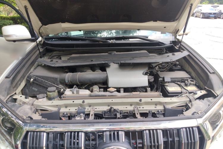 Used Toyota Prado 2018 3.5L Automatic TX-L with Rear-Mounted Spare Tire Engine Bay