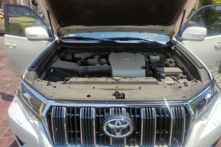 Used Toyota Prado 2018 3.5L Automatic TX-L Engine Bay