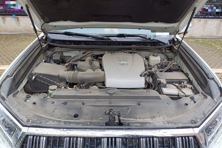 Used Toyota Prado 2018 3.5L Automatic TX-L with Rear-Mounted Spare Tire Engine Bay