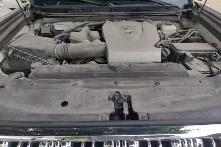 Used Toyota Prado 2018 3.5L Automatic TX-L NAVI with Rear-Mounted Spare Tire Engine Bay