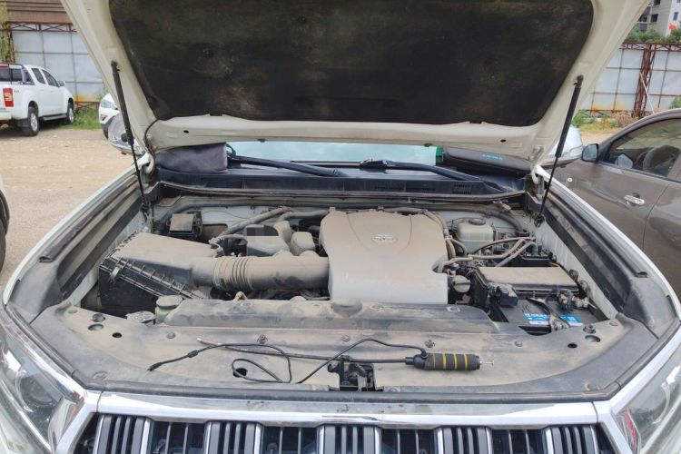 Used Toyota Prado 2018 3.5L Automatic TX-L with Rear-Mounted Spare Tire Engine Bay