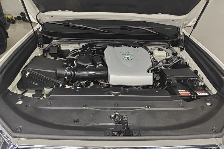 Used Toyota Prado 2018 3.5L Automatic TX-L NAVI with Rear-Mounted Spare Tire Engine Bay