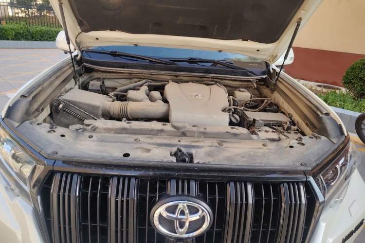 Used Toyota Prado 2018 3.5L Automatic TX-L with Rear-Mounted Spare Tire Engine Bay