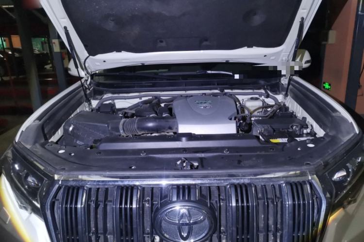 Used Toyota Prado 2018 3.5L Automatic TX-L Engine Bay
