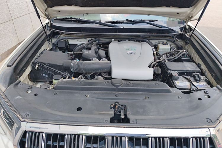 Used Toyota Prado 2018 3.5L Automatic TX-L NAVI with Rear-Mounted Spare Tire Engine Bay