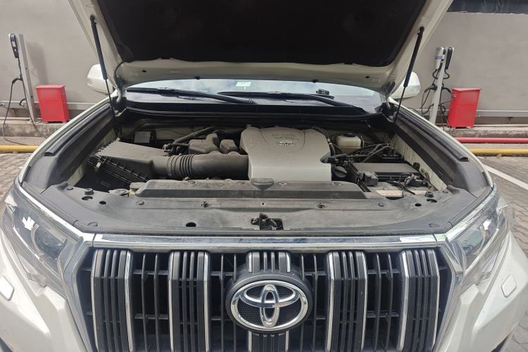 Used Toyota Prado 2018 3.5L Automatic TX-L Engine Bay