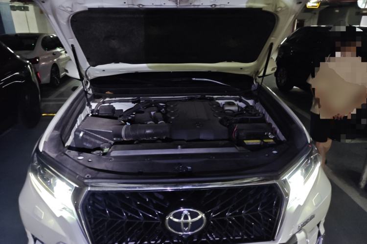 Used Toyota Prado  Engine Bay