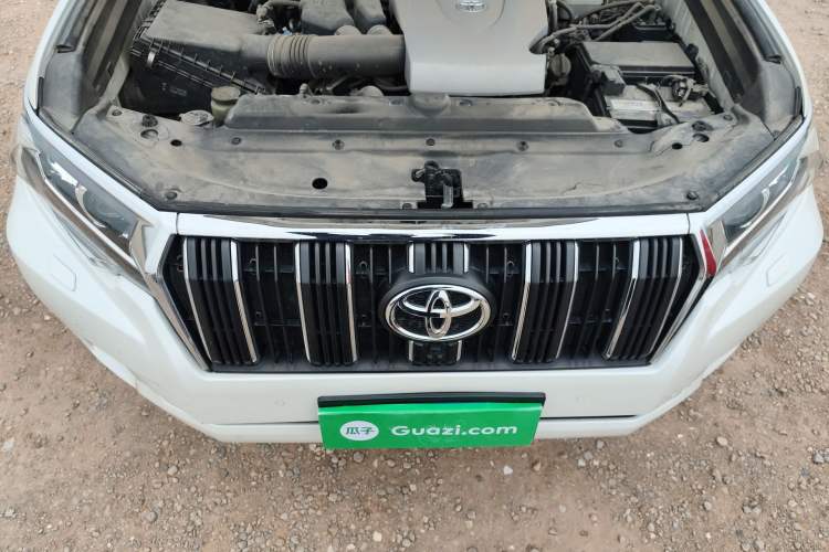 Used Toyota Prado 2018 3.5L Automatic TX-L with Rear-Mounted Spare Tire Engine Bay