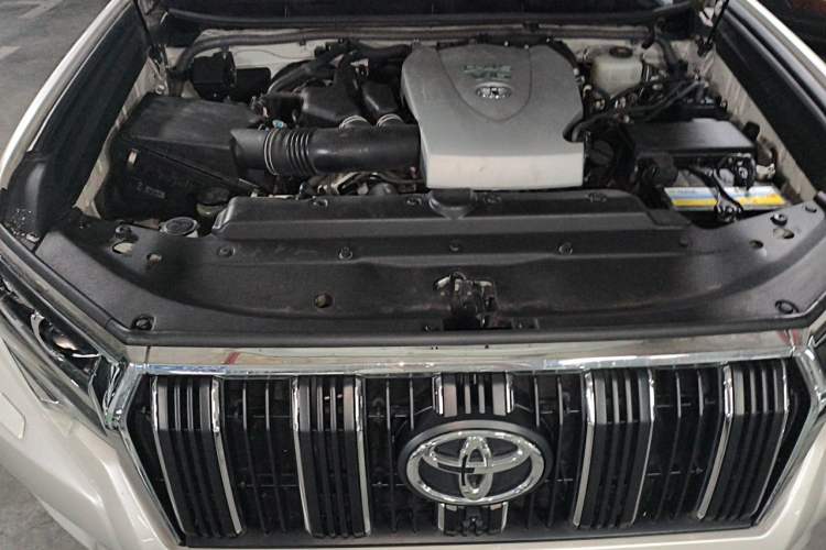 Used Toyota Prado 2018 3.5L Automatic TX-L Engine Bay