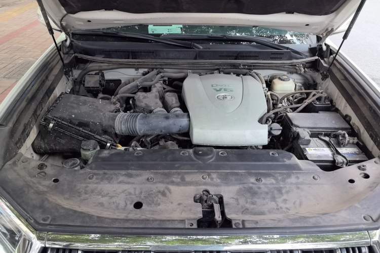 Used Toyota Prado 2018 3.5L Automatic TX-L with Rear-Mounted Spare Tire Engine Bay