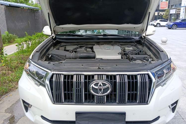 Used Toyota Prado 2018 3.5L Automatic TX-L with Rear-Mounted Spare Tire Engine Bay