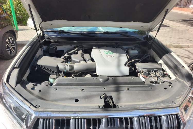 Used Toyota Prado 2018 3.5L Automatic TX-L Engine Bay