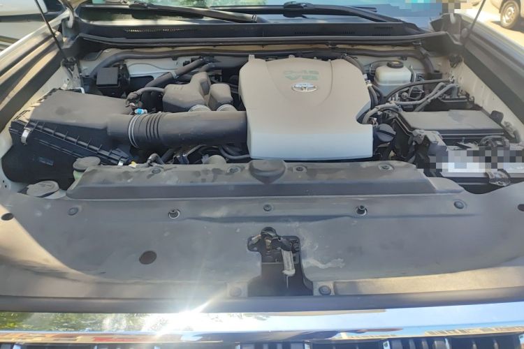 Used Toyota Prado 2018 3.5L Automatic TX-L with Rear-Mounted Spare Tire Engine Bay