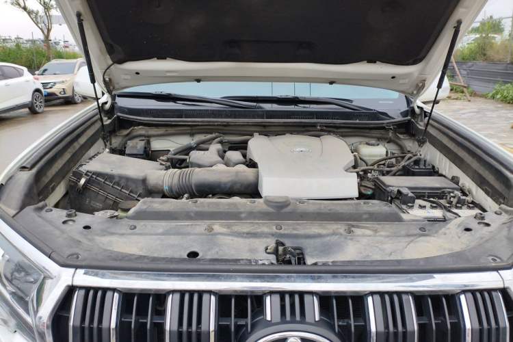Used Toyota Prado 2018 3.5L Automatic TX-L Engine Bay