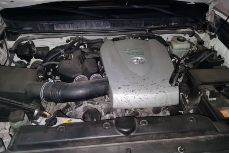Used Toyota Prado 2018 3.5L Automatic TX-L with Rear-Mounted Spare Tire Engine Bay