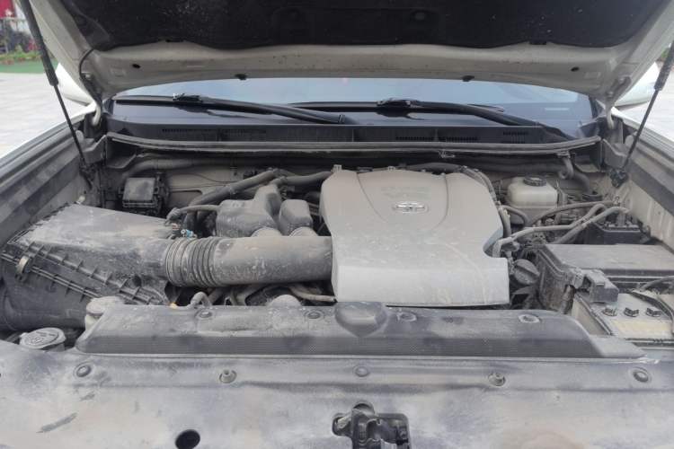 Used Toyota Prado 2018 3.5L Automatic TX-L NAVI with Rear-Mounted Spare Tire Engine Bay
