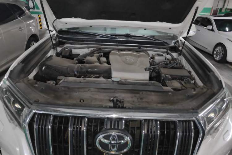 Used Toyota Prado 2018 3.5L Automatic TX-L Engine Bay
