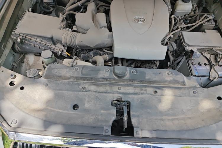 Used Toyota Prado 2018 3.5L Automatic TX-L with Rear-Mounted Spare Tire Engine Bay