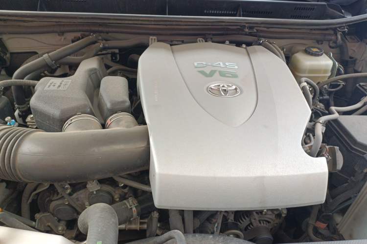 Used Toyota Prado 2018 3.5L Automatic TX-L with Rear-Mounted Spare Tire Engine Bay