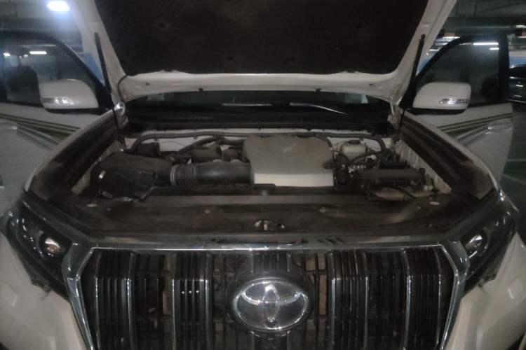 Used Toyota Prado 2018 3.5L Automatic TX-L Engine Bay